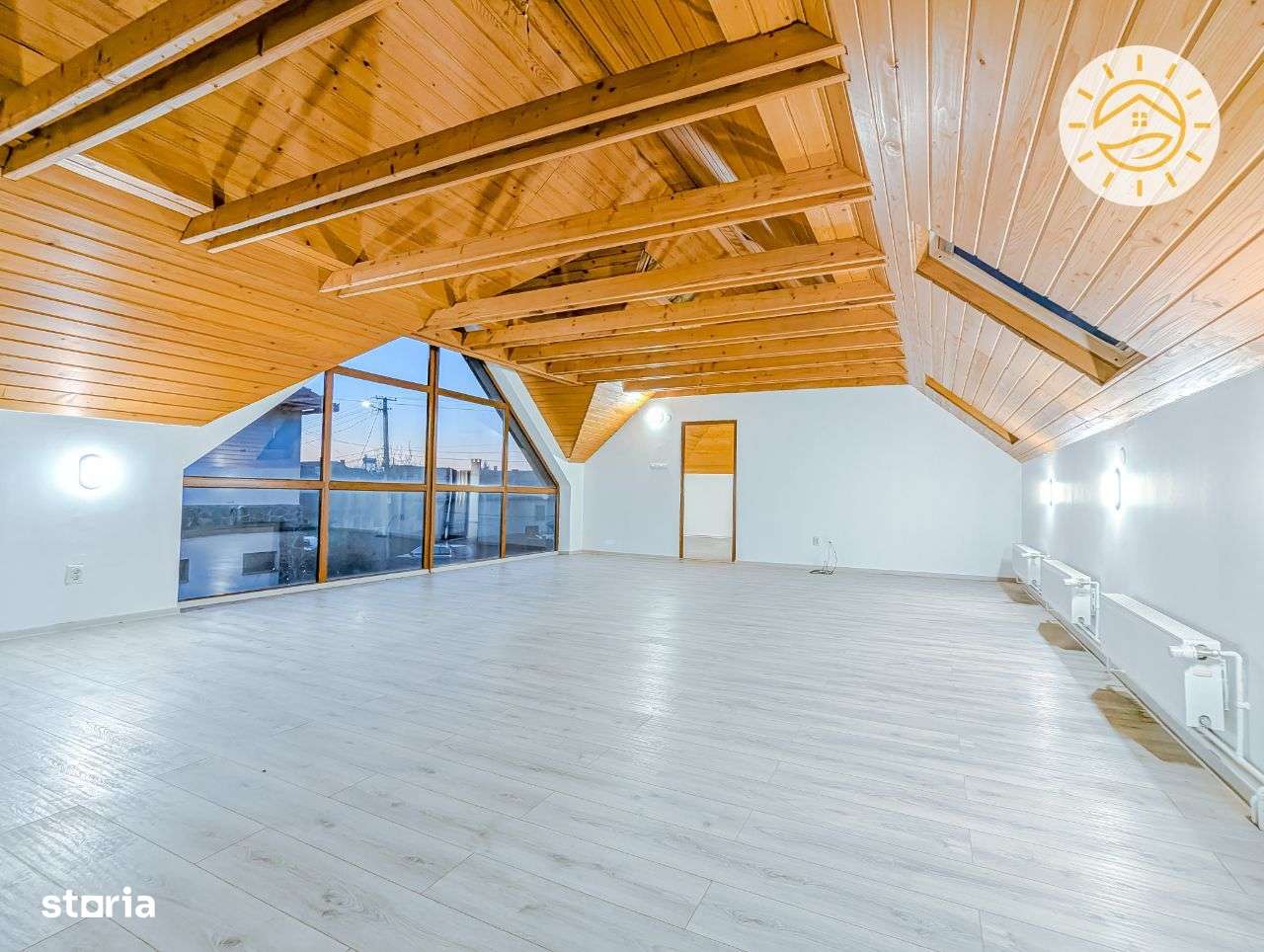 Casa zona Centrala cu 2 corpuri de casa + teren 980mp in Tg Secuiesc - Imagine principală: 4/8