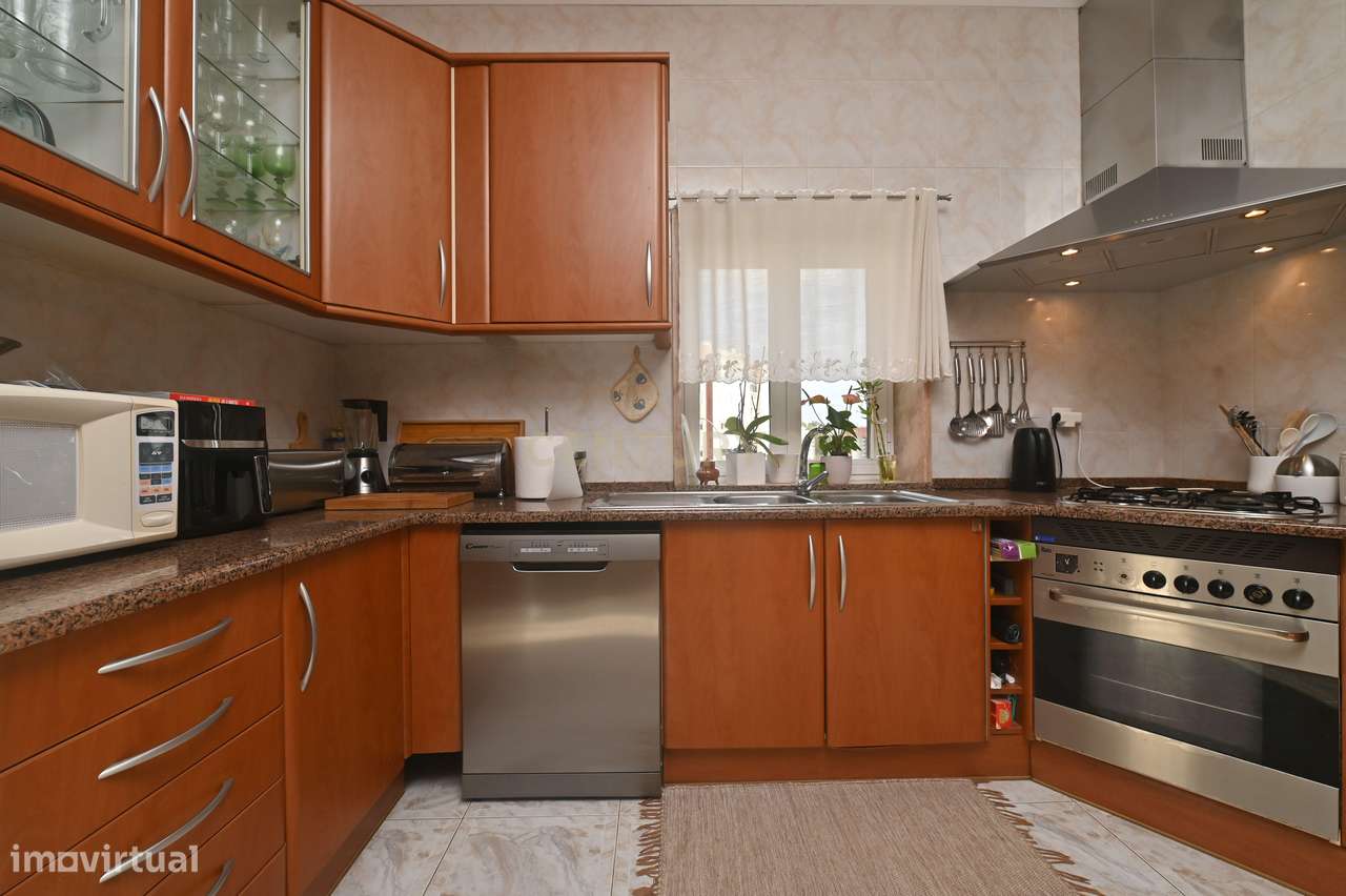 Oportunidade Única em Carnaxide | Terreno + Moradia com Elevado Potenc-18