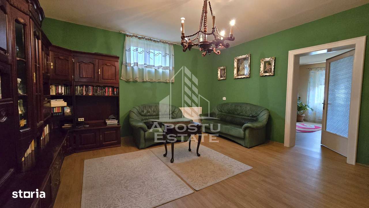 Casa individuala cu 5 camere si 3 bai, teren 1700 mp, Giarmata - Imagine principală: 4/10