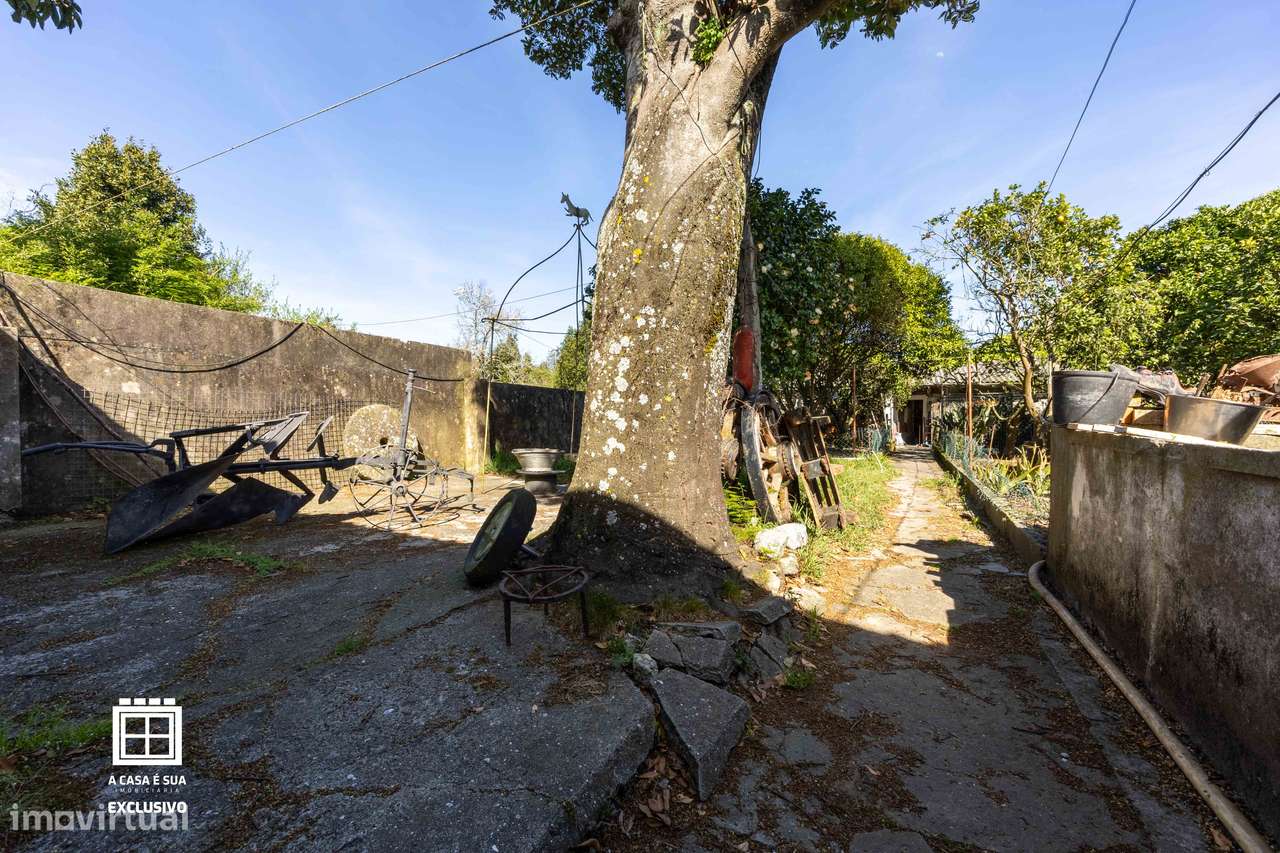 Moradia no centro de Ovar com excelente potencial - Exclusivo-8