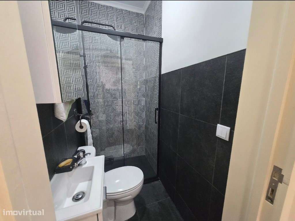 Moradia Isolada Totalmente Remodelada | Potencial para 7 Quartos | ...-29