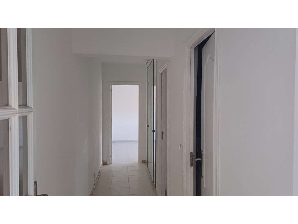 Apartamento T2 com Vista Rio em Santo António da Charneca - Excelen... - Grande imagem: 3/26