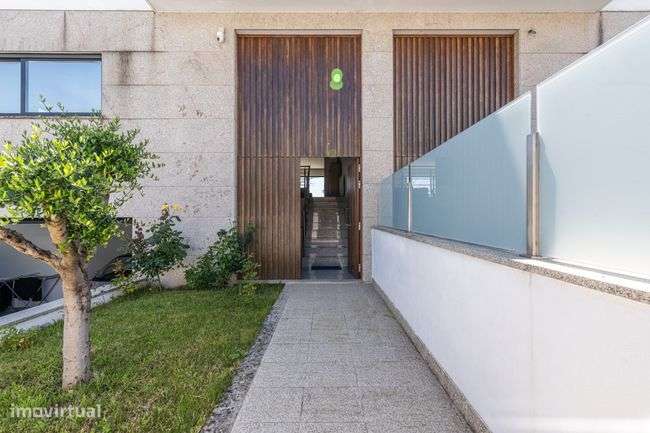 Moradia T4 com 2 Suites em Dume - Braga-1