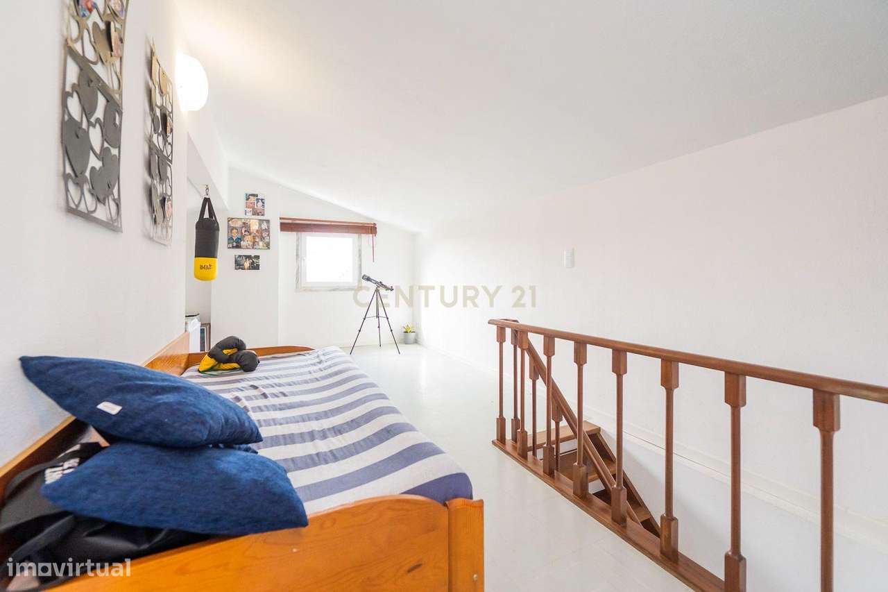 Propriedade com duas moradias geminadas-29