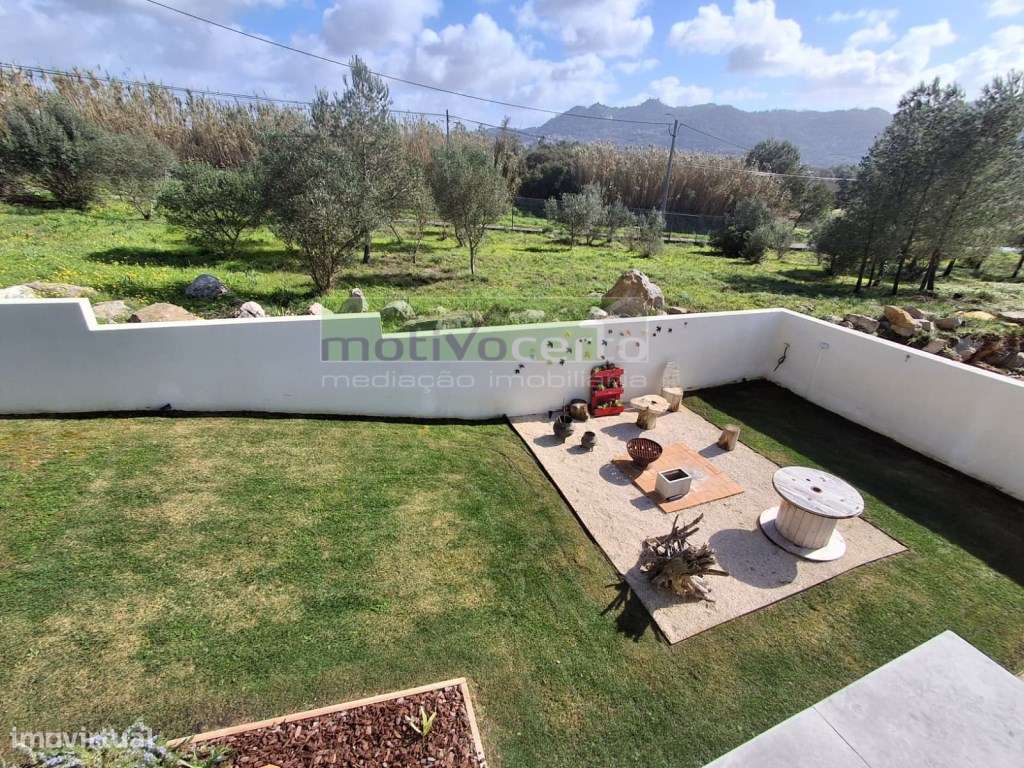 Moradia Isolada T6+1 com Piscina e Vista Única para a Serra de Sint...-7