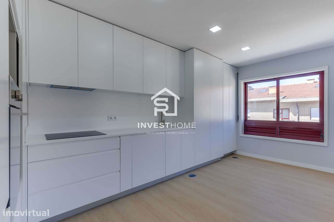 Apartamento T2+1 | Renovado | Boas Áreas | Varanda | 2 Lugares Garagem-17