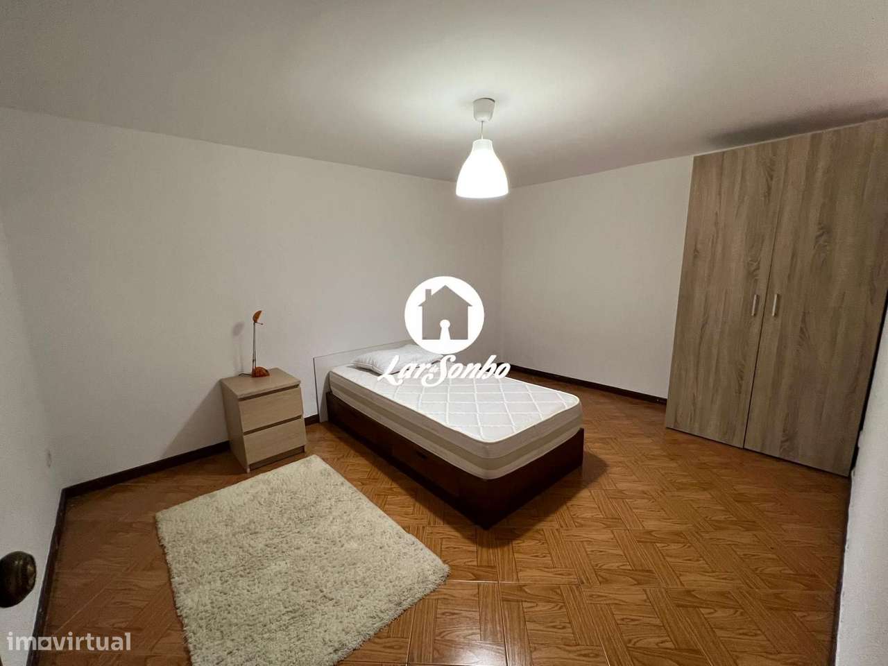 Apartamento T2 com CAVE e TERRAÇO de 80m2 à constituição-12
