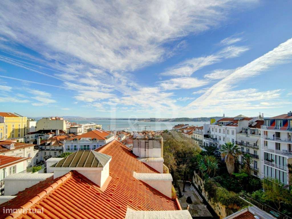 Apartamento T3 duplex com varanda no Chiado, Lisboa-12