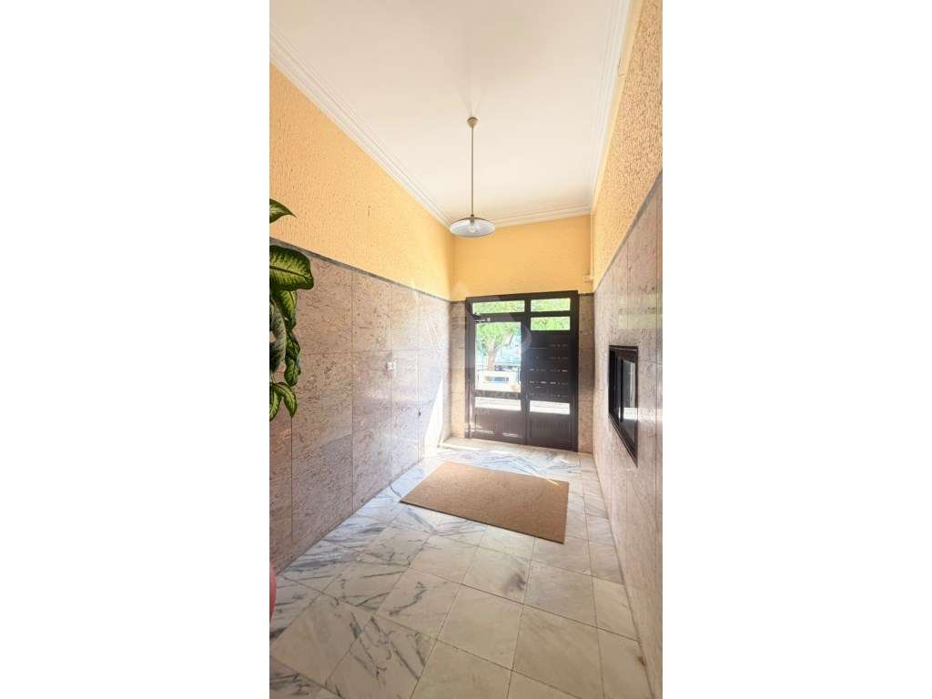Apartamento T3 em Sacavém-16
