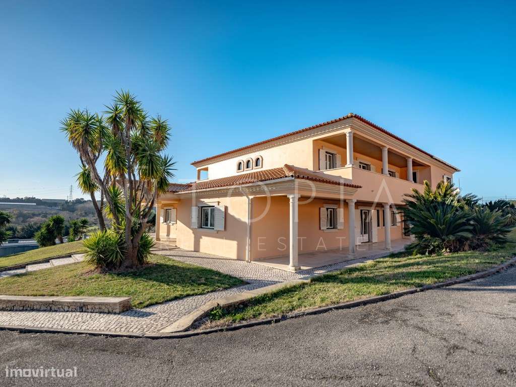 Moradia de Prestígio com Piscina, Campo de Ténis e Terreno Murado d...-20