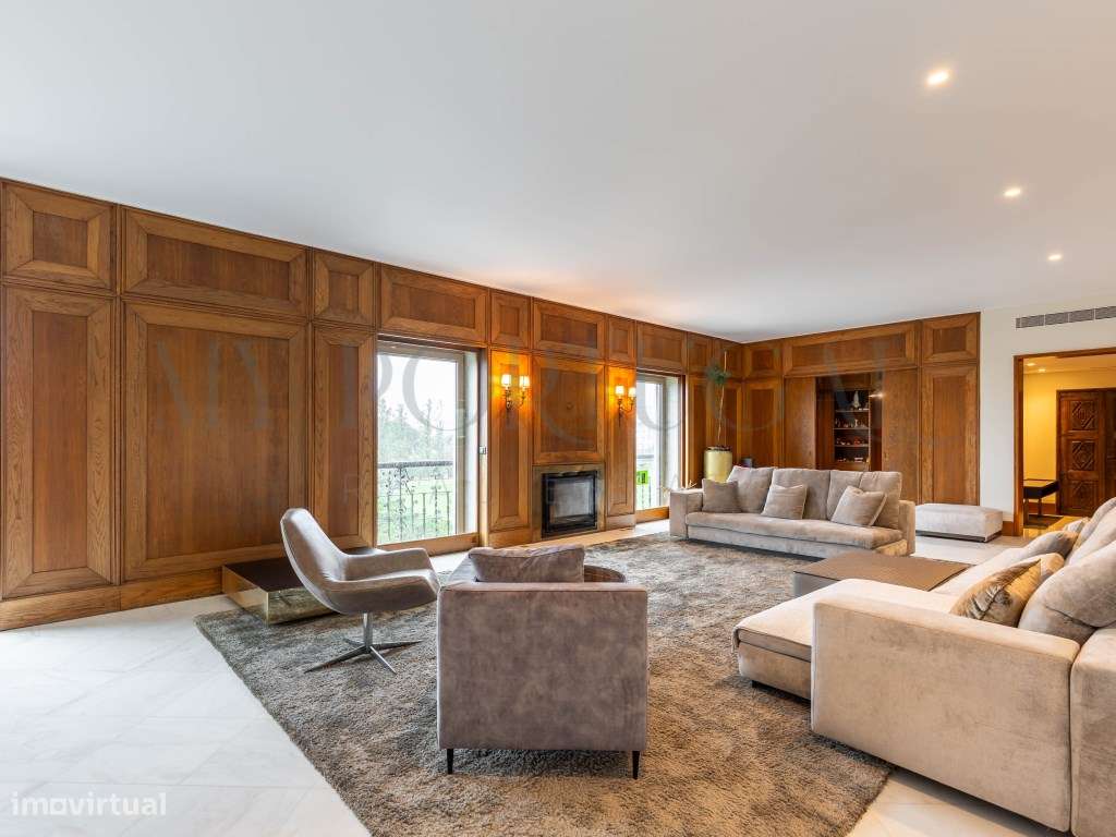 Magnífico Apartamento T4 no Coração de Lisboa: Exclusividade e Requ... - Grande imagem: 5/27