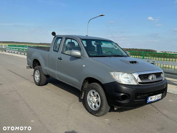 Toyota Hilux - 12