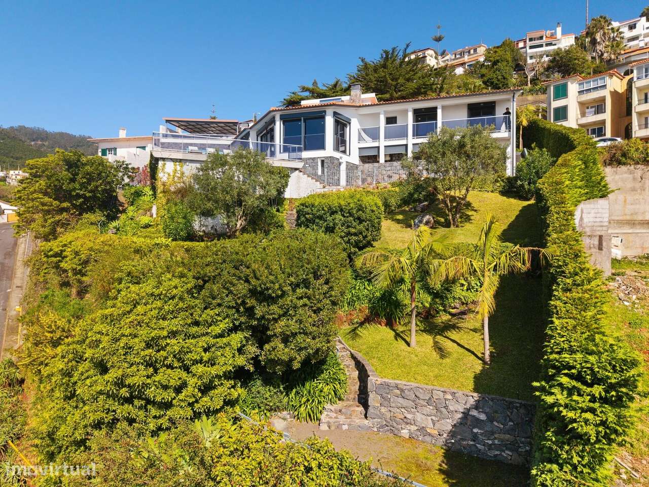 Moradia T4 com piscina e vista oceano, São Gonçalo, Funchal - Grande imagem: 5/60