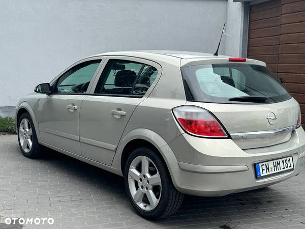 Opel Astra 1.8 Edition - 23