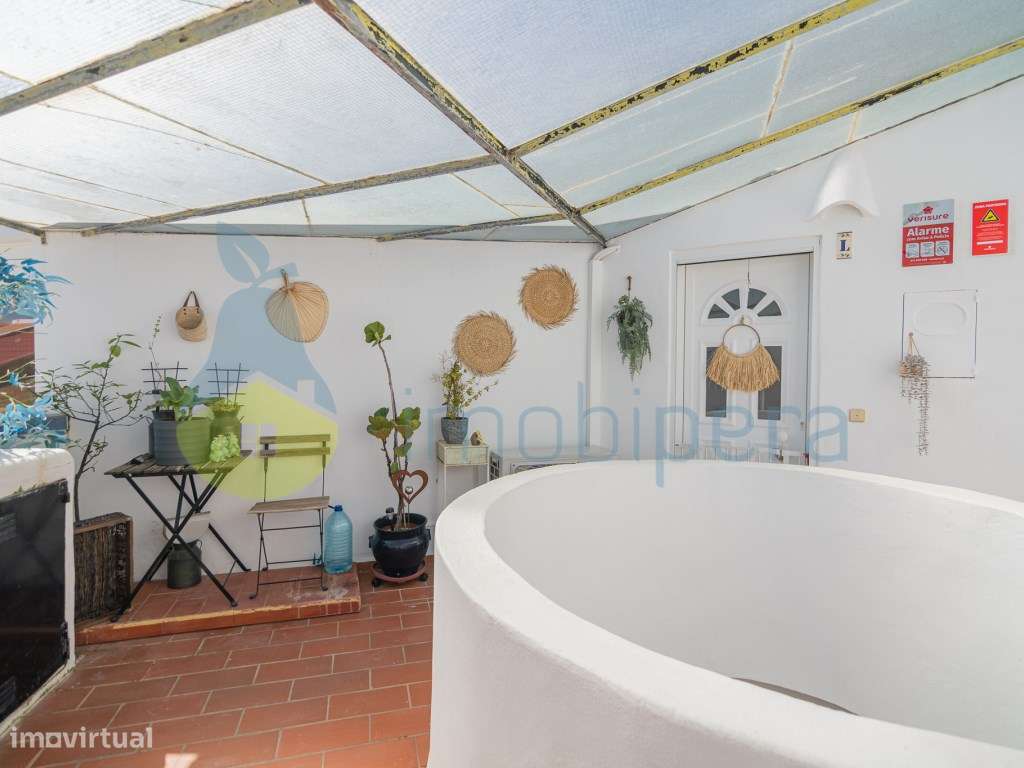 NÃO PERCA ESTA GRANDE OPORTUNIDADE! APARTAMENTO TOTALMENTE REMODELA... - Grande imagem: 4/24