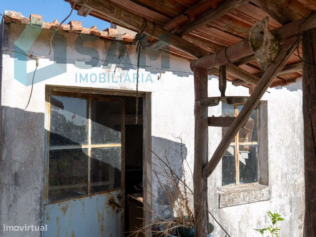 Moradia Térrea para Restauro | Terreno de malha urbana com 9.004 m²-23