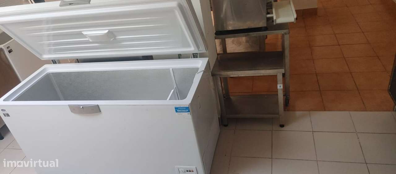 Trespasse de estabelecimento pronto a funcionar-13