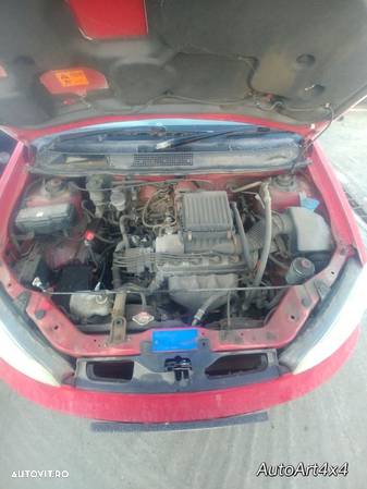 Dezmembrez honda hr-v fabr 2001 ,motorizare 1,6 i - 2