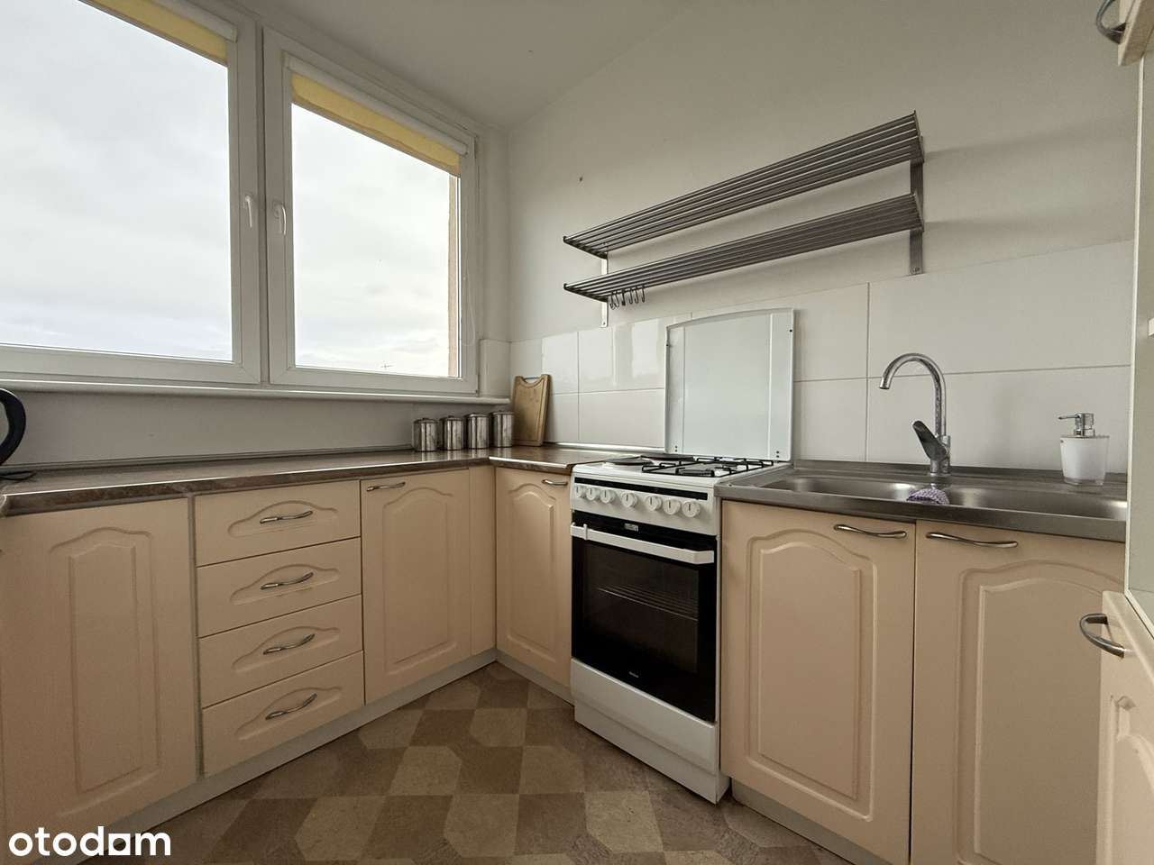 Ustawne mieszkanie 3 pokojowe z oddzielną kuchnią i balkonem!-7