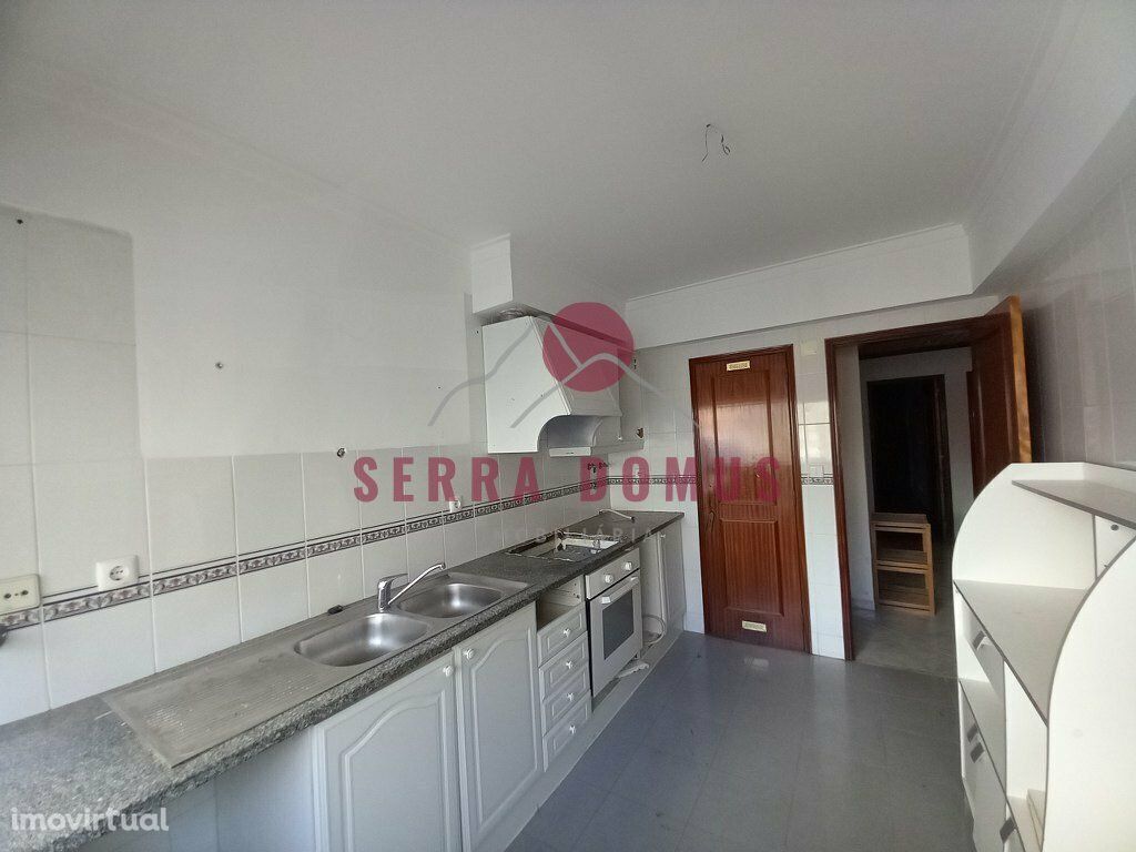 Apartamento T2 com terraço na Brandoa