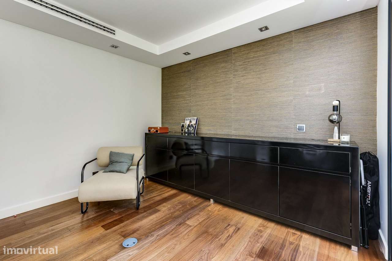 Moradia T5 de Luxo no Estoril — Exclusividade, Conforto e Estilo de Vi-8