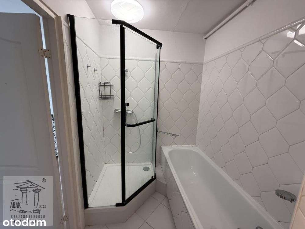 3 pokojowe Literacka , osobna kuchnia duży balkon , piwnica , garaż-2