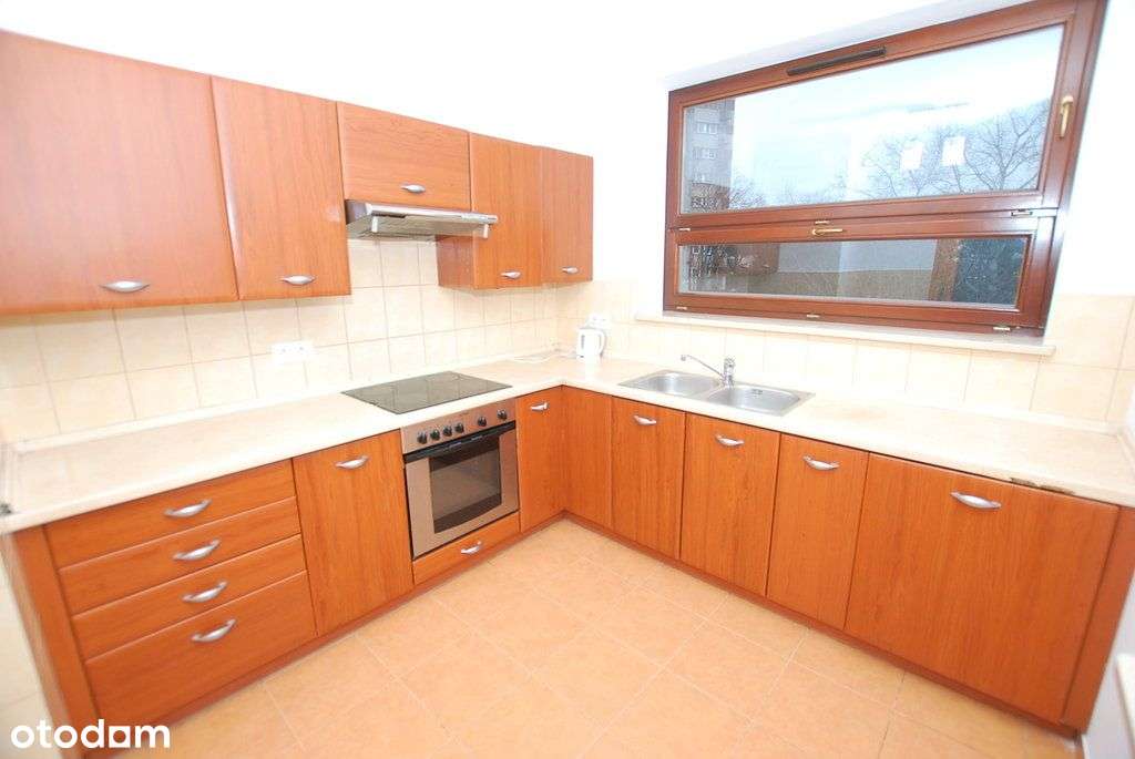 blisko metra 3-pokojowe mieszkanie z garażem-3