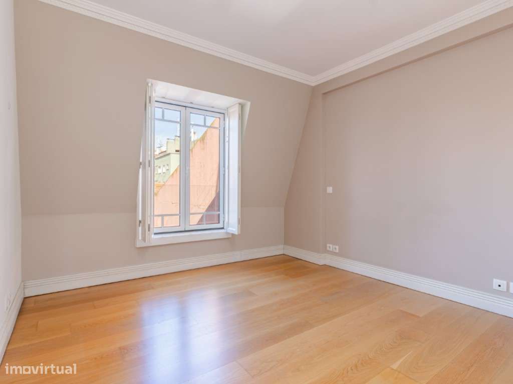 Apartamento T2 com garagem, em Picoas - Grande imagem: 3/21