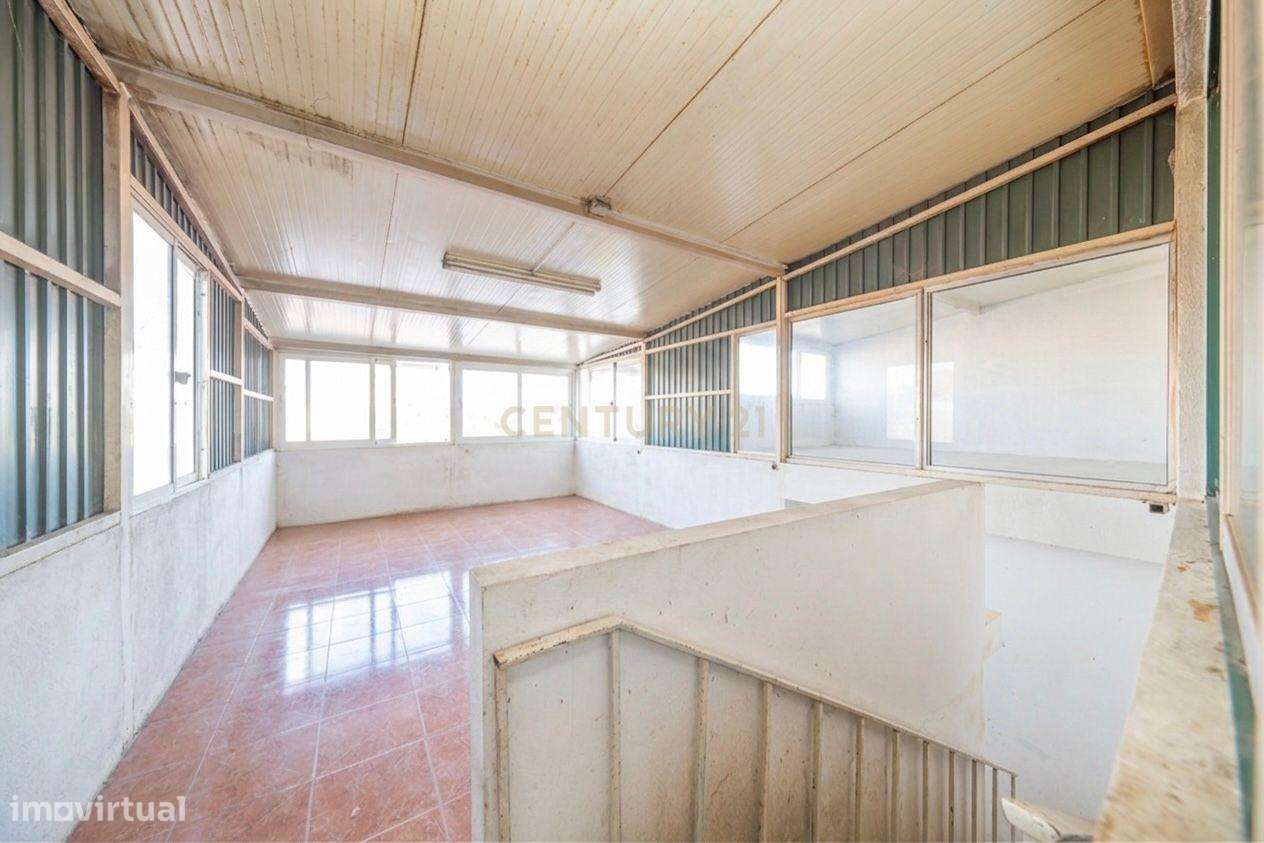 Moradia T2 com Terraço, Quintal e Vista Rio no Casal das Figueiras, Se-17