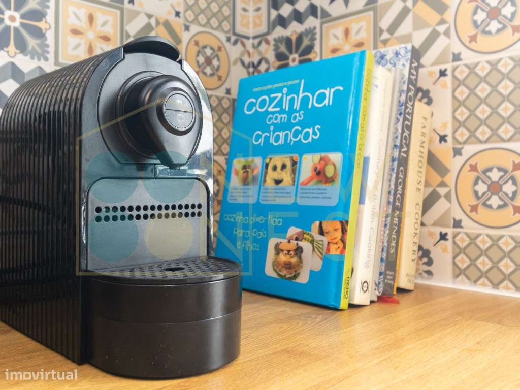 Apartamento T2 em Vila Maria - Semi-Renovado e Mobilado-7