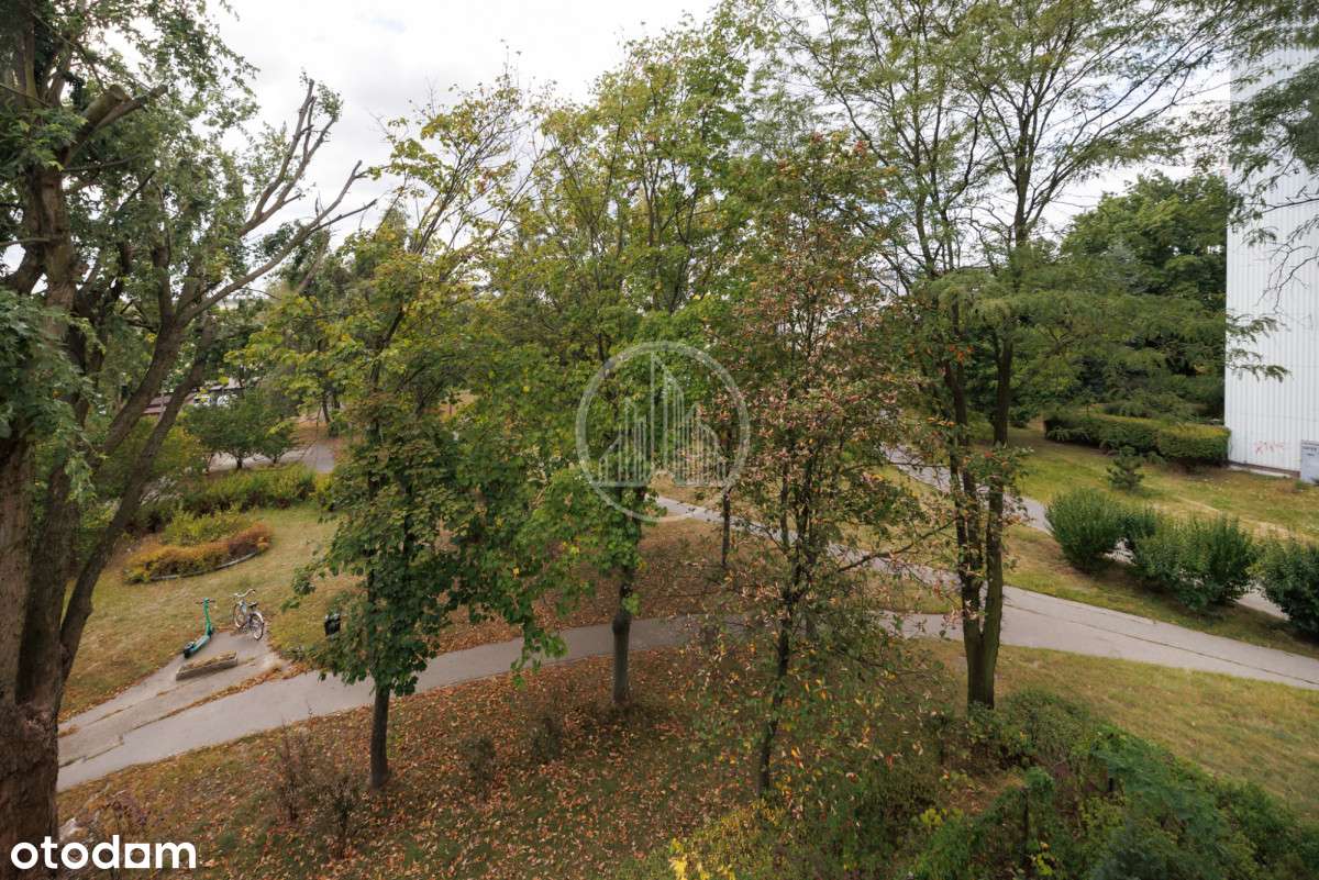 4-pokojowe mieszkanie na Bemowie przy parku-4