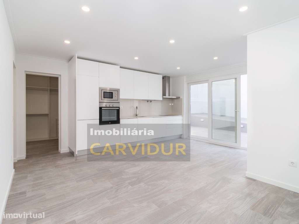 Apartamento T3 remodelação contemporânea com Quintal-4