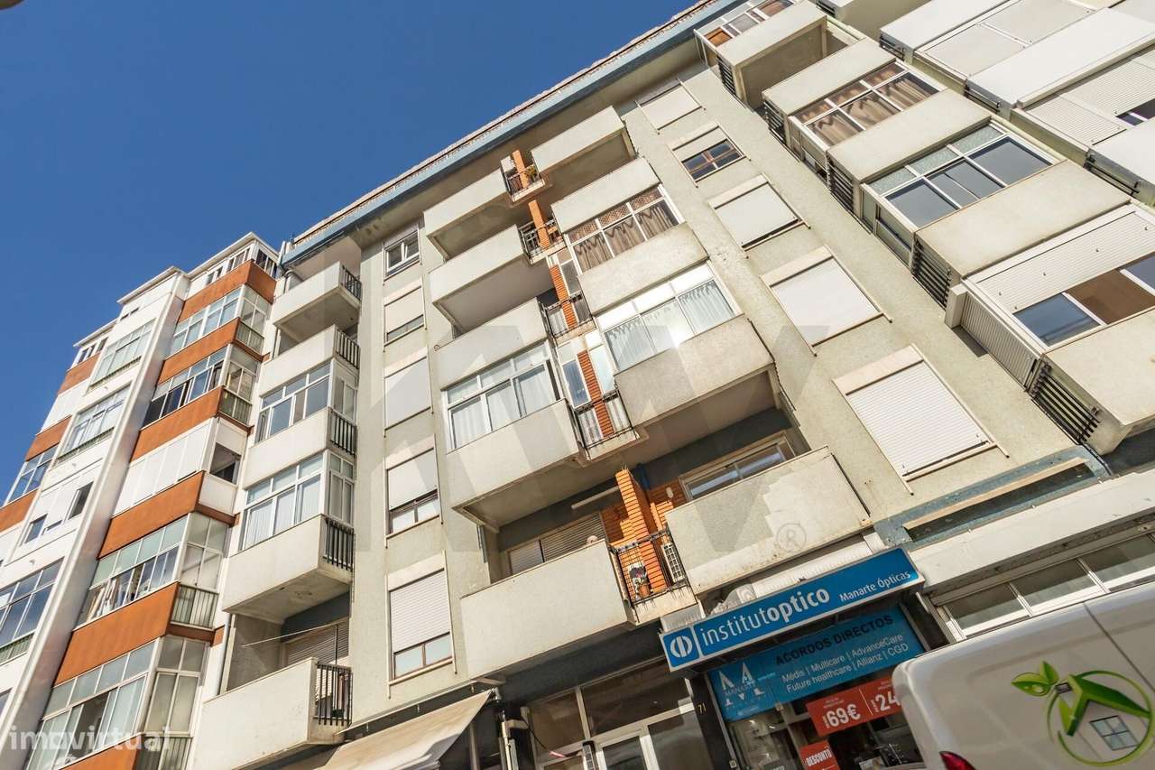 Apartamento T4 transformado em T3 totalmente remodelado na Cova da Pi-35