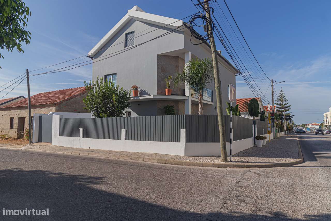 Moradia Isolada T4 com piscina  em Pinhal Frades, Fernão Ferro-52