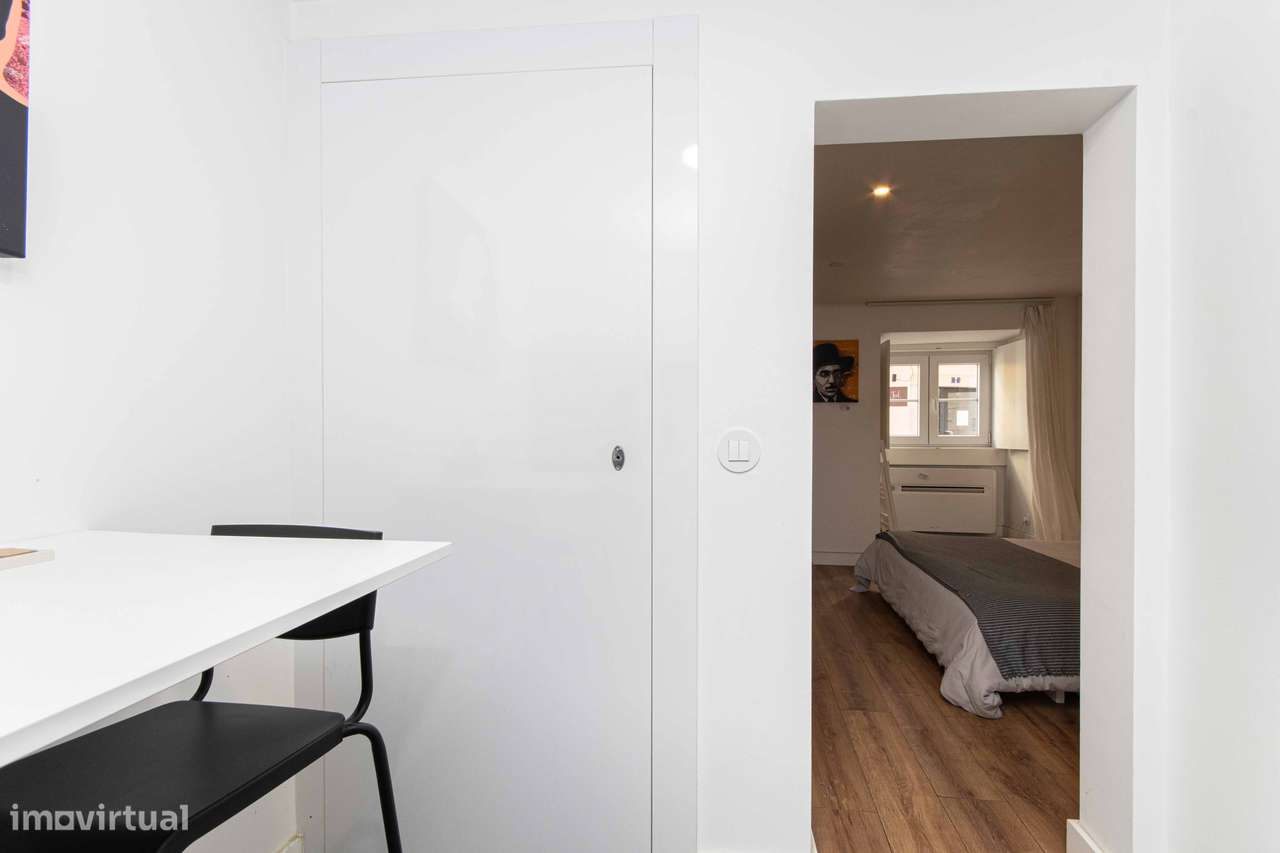 Charmoso apartamento T0 no icónico bairro da Bica, Chiado-7