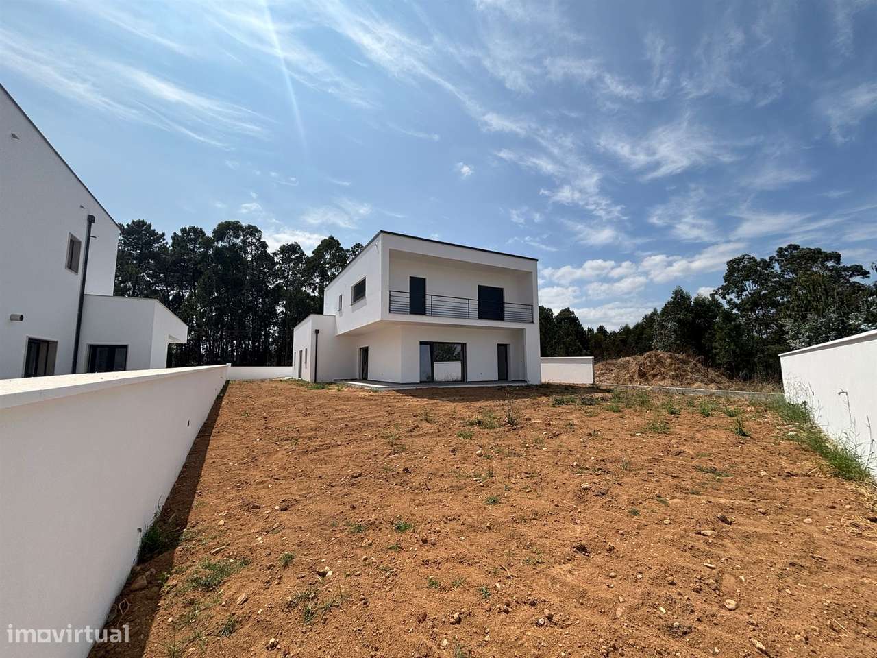 Moradia T4+1/ Terreno / Terraço / Nova / Caxarias-26