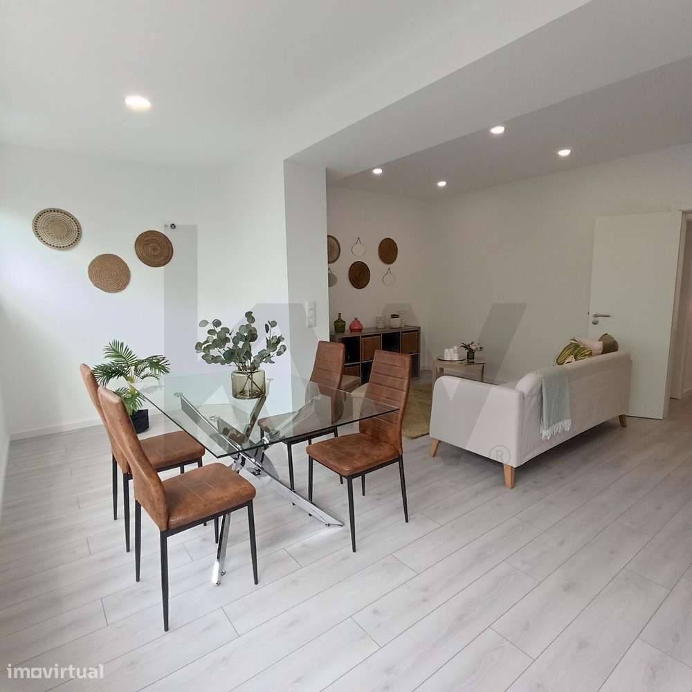 Apartamento T2 Remodelado Com Arrecadacao Ampla Benfica Lisboa