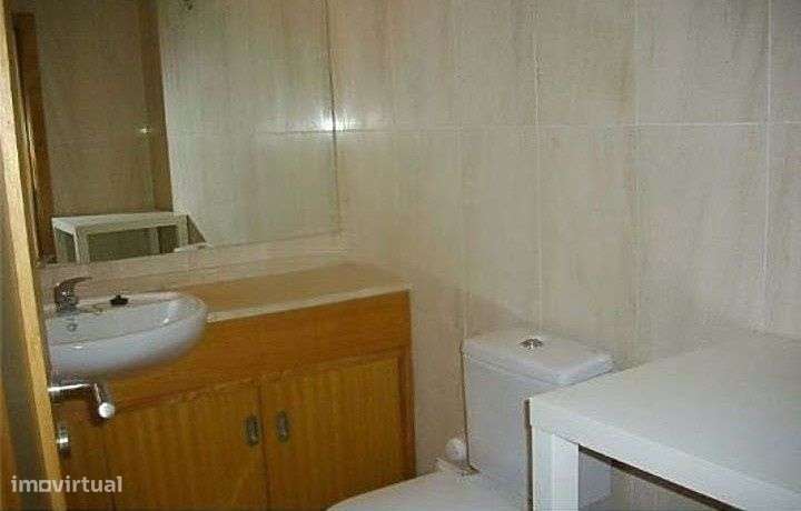 Moradia Maia com Jardim e Piscina - Grande imagem: 4/11