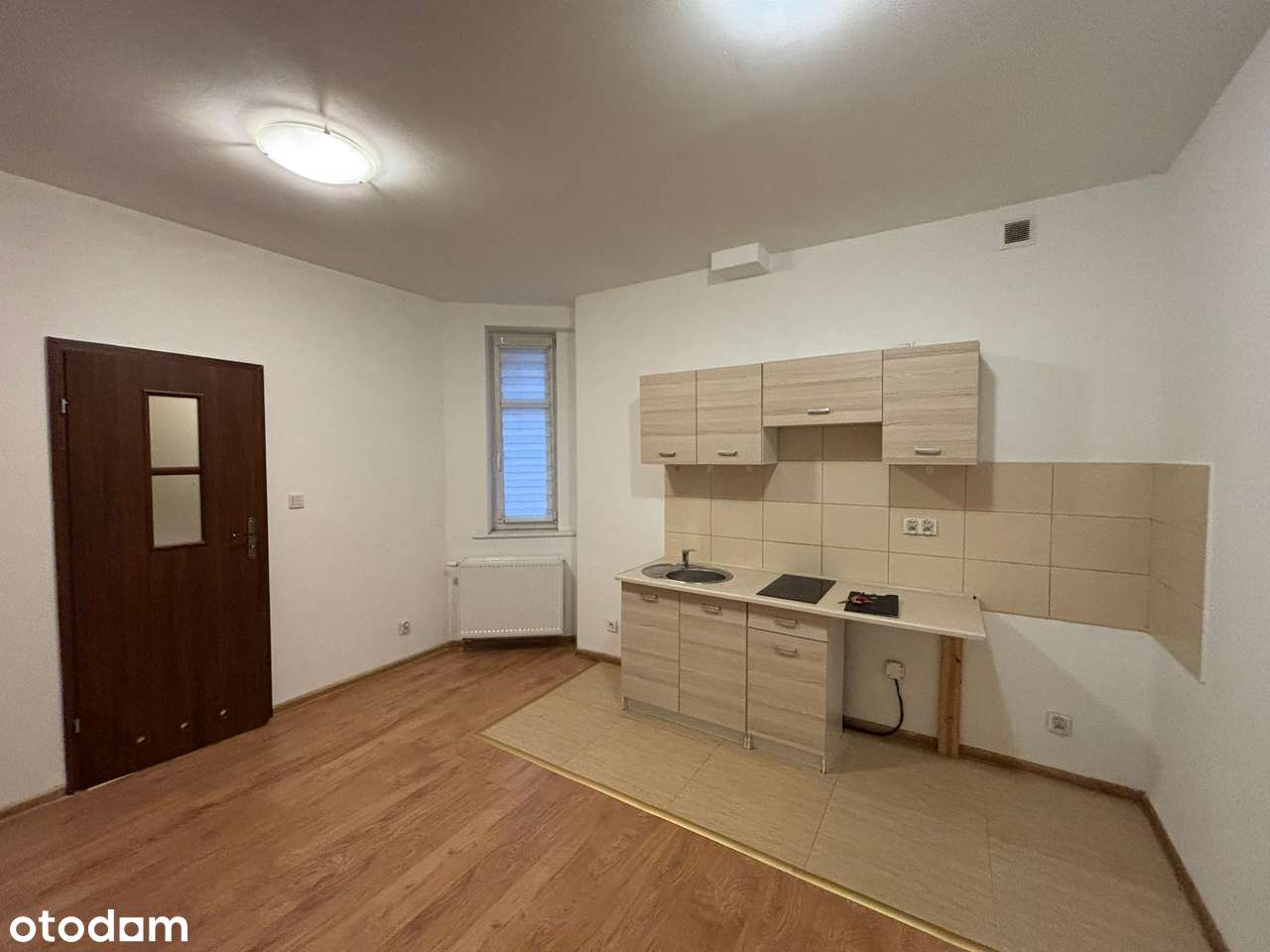 Kawalerka w centrum Katowic | C.O. | 7 - Pełny obrazek: 2/6