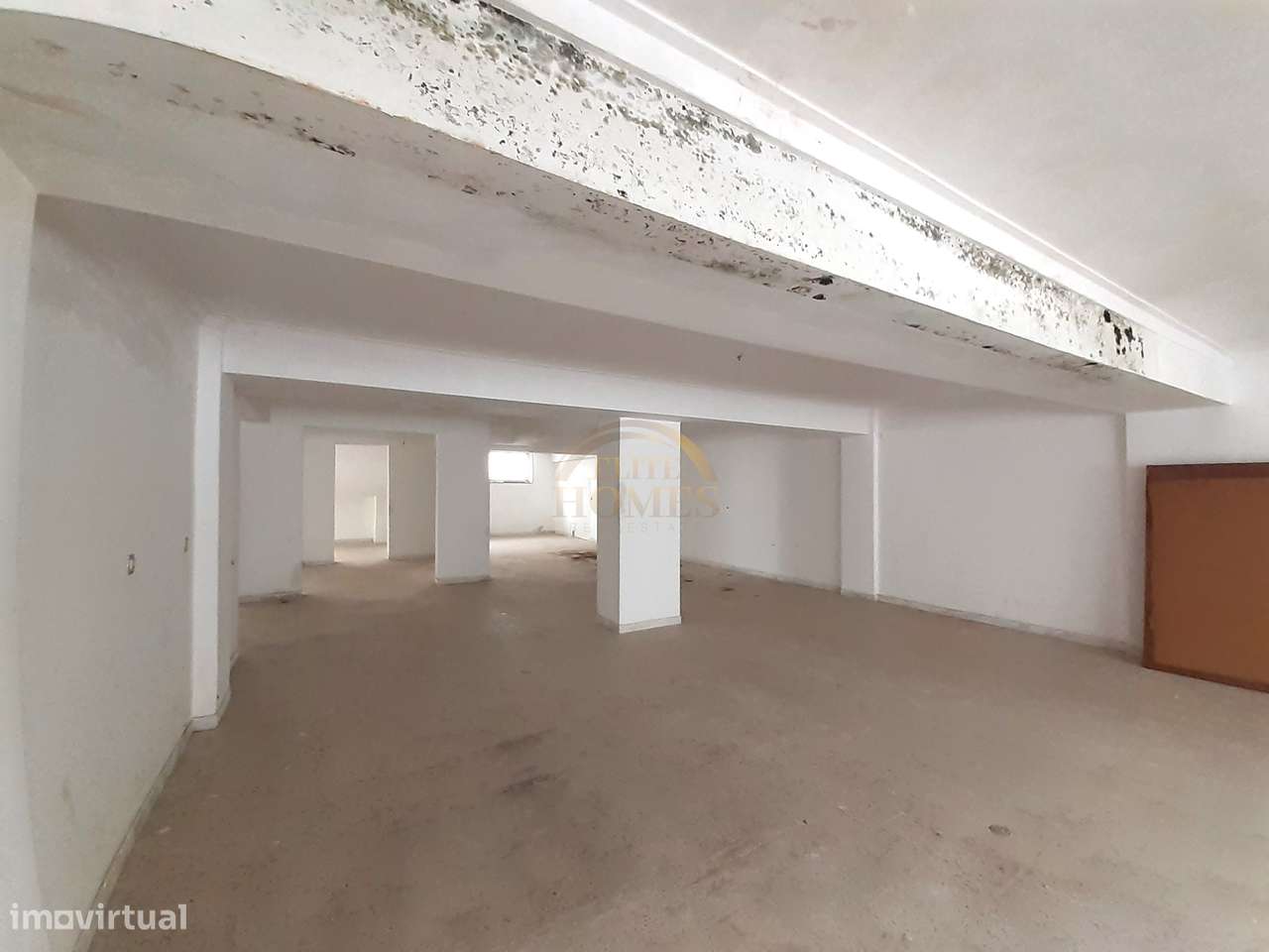 Loja Ampla  Localizada na Agualva - Cacém com 210 m2  Para Armazém,Ser - Grande imagem: 4/8