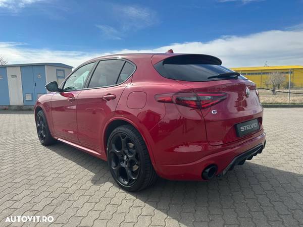 Alfa Romeo Stelvio - 7