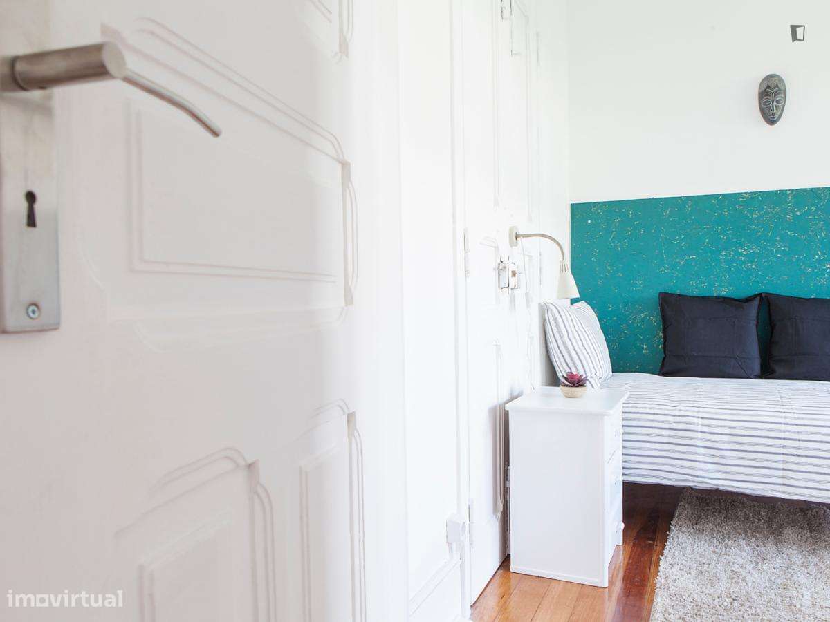 Quarto - localizado em São Sebastião Lisbon - Grande imagem: 3/20