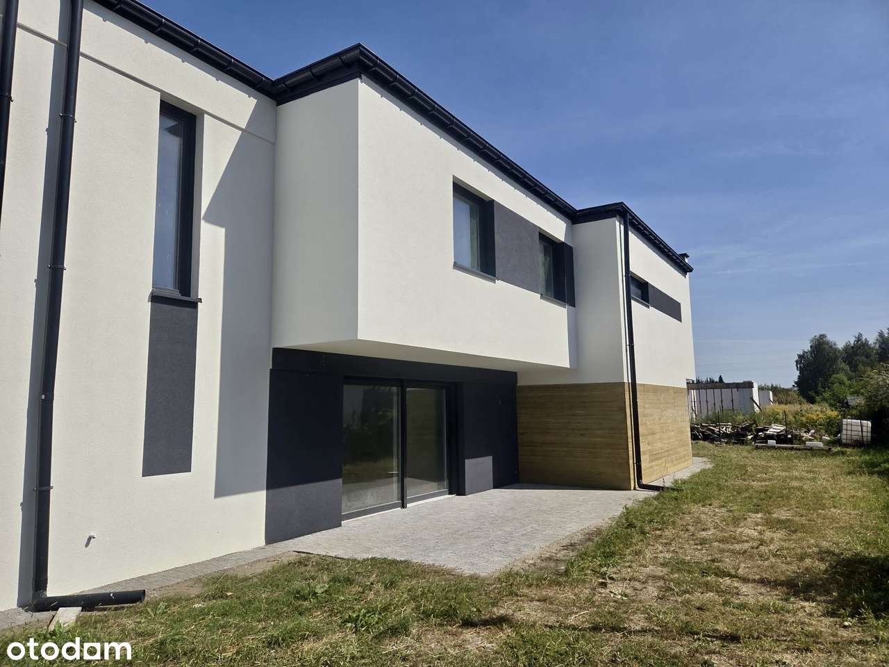 Skrajny segment/szereg z ogródkim w spokojnej okolicy / blisko centrum - Pełny obrazek: 5/15