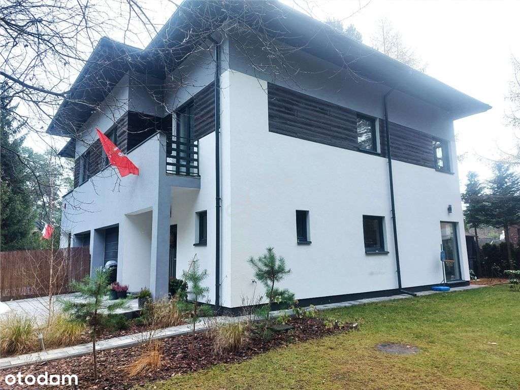 Komfortowy bliźniak z piękną leśną działką-0