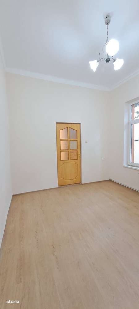 TINERETULUI (metrou) - DIMITRIE CANTEMIR, casa 2 camere, curte proprie-3