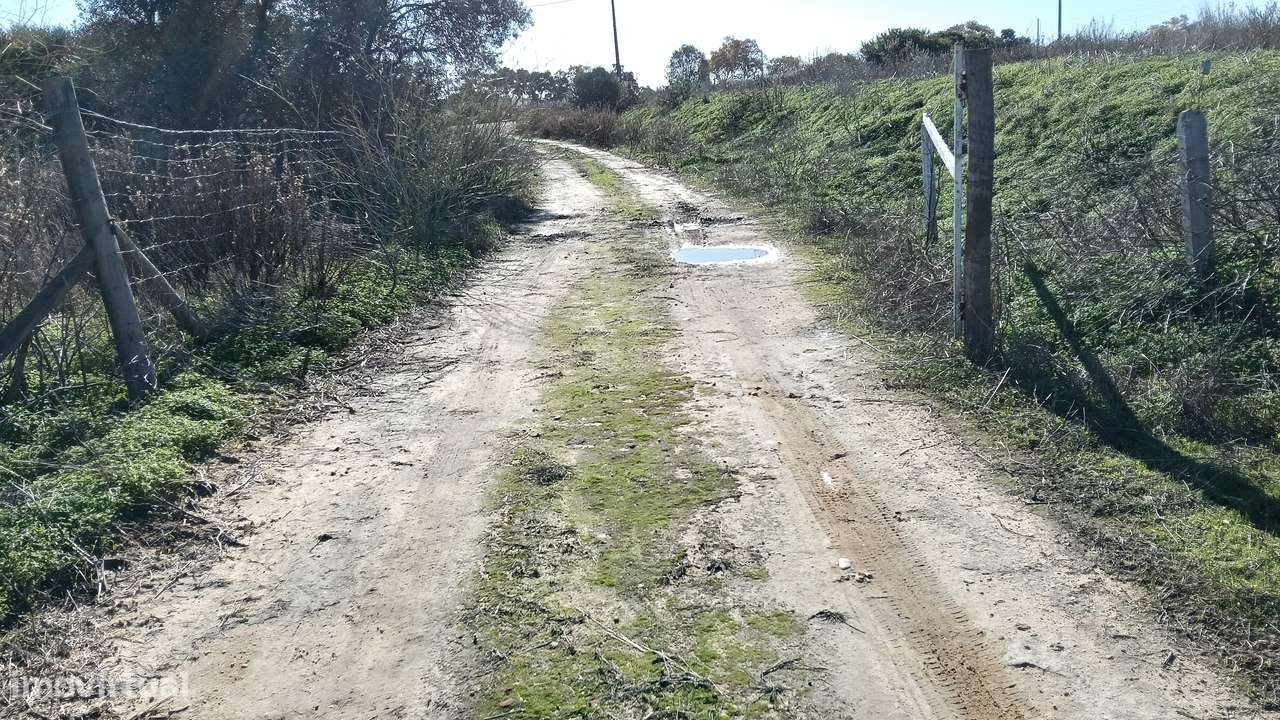 Terreno rustico com 24.200 m², com área urbana-16