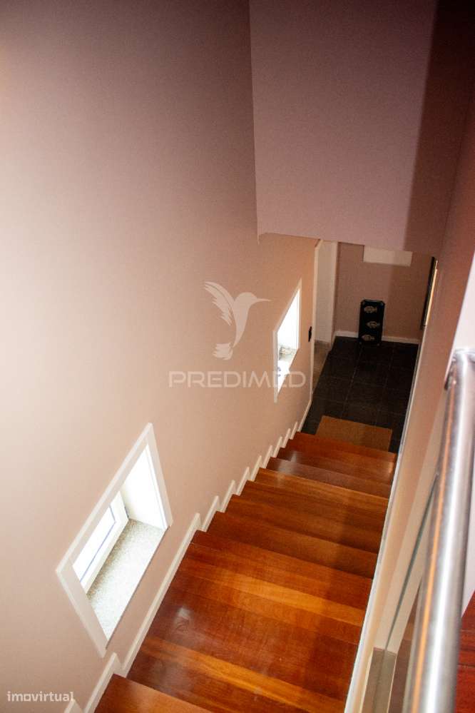 Descubra Este Prédio Versátil em Lordelo, Paredes! - Grande imagem: 5/7