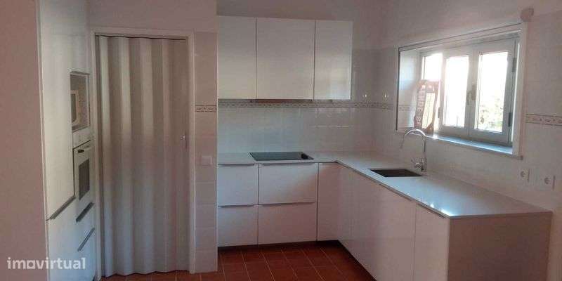 Alvaiazere T2 equipado e parcialmente mobilado - Grande imagem: 4/6