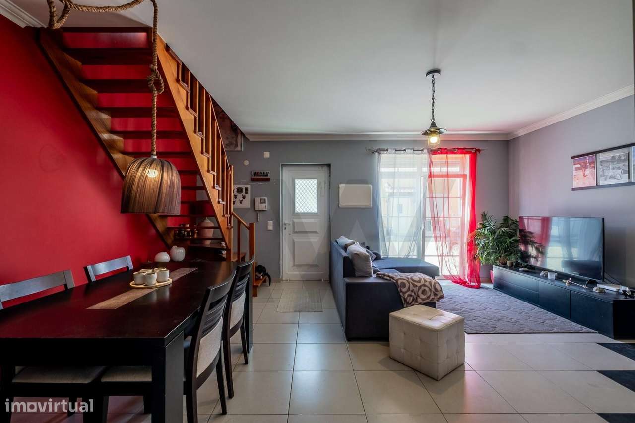 Moradia T2 com sótão habitável | Condomínio com piscina | Óbidos - Grande imagem: 4/37