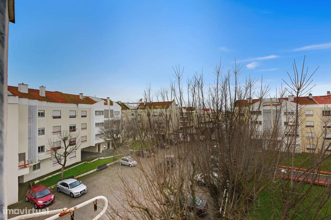Apartamento T4 em Moita, Setúbal - Oportunidade Única!-16
